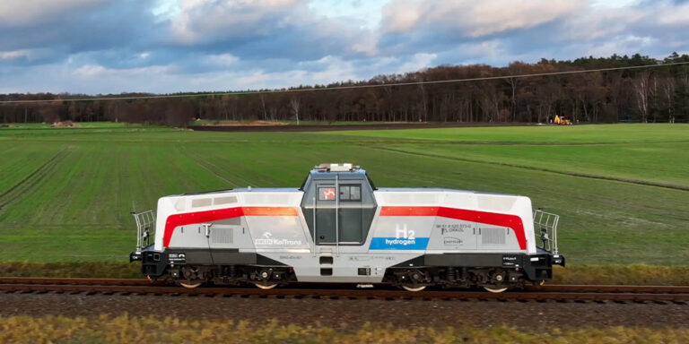 picture of a hydrogen-powered locomotive